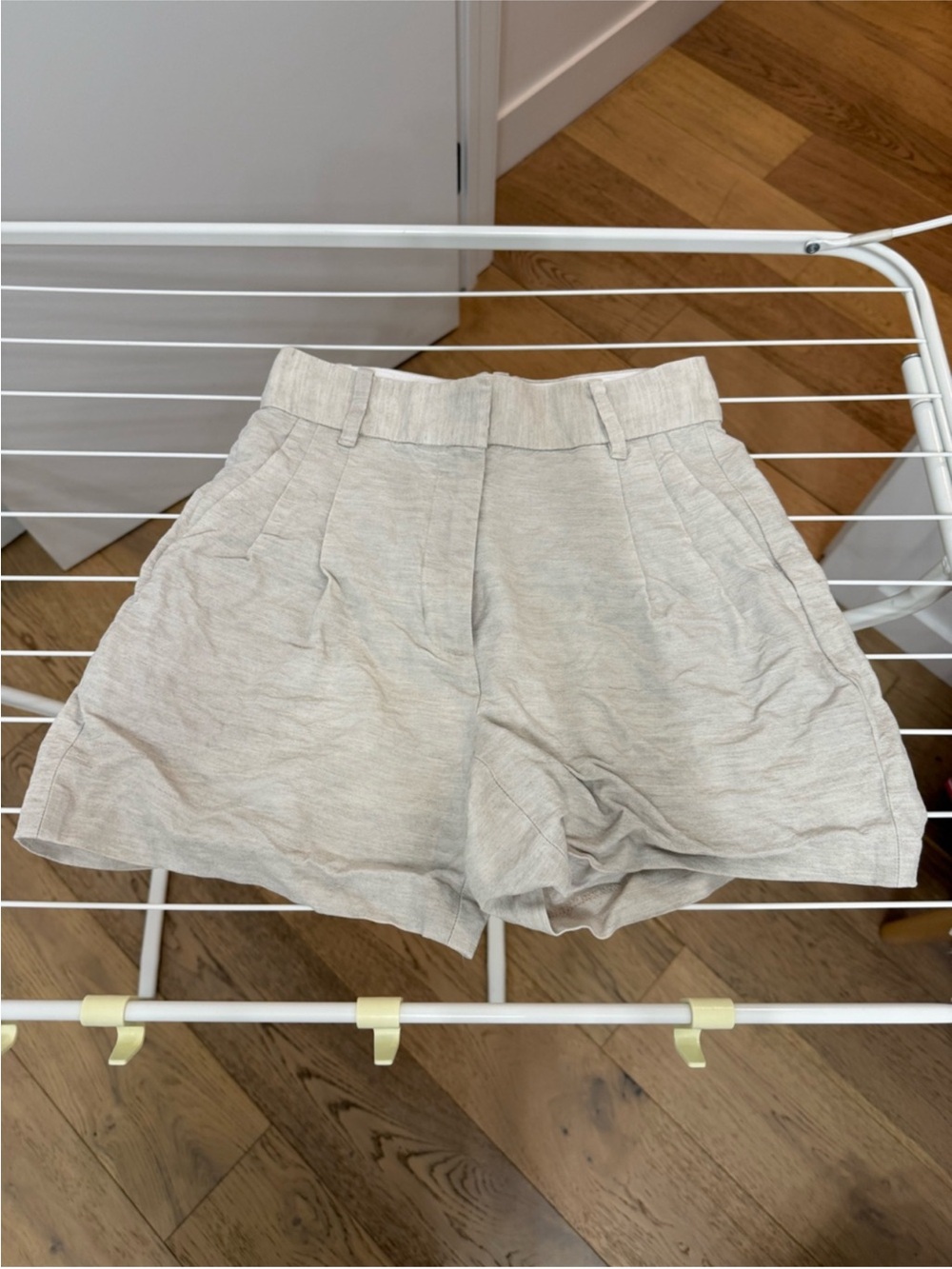 Aritzia Effortless High Waisted Linen Beige Shorts